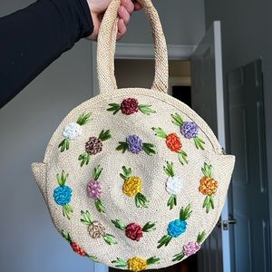 Vintage woven bag with flowers